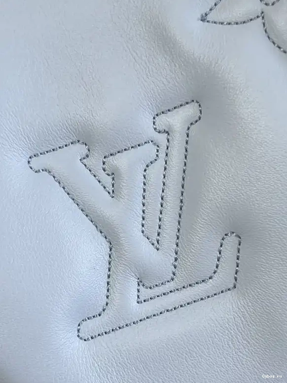 LOUIS OVER VUITTON MOON THE 0506